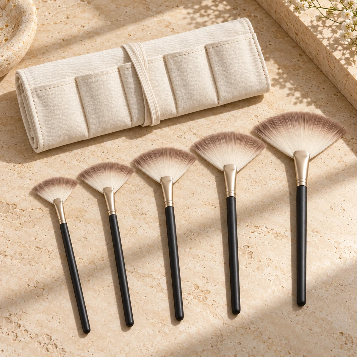 Noir Atelier Five Fan Highlight Brush Set — Charcoal handle / taupe-tipped ivory bristles fan highlight brush design